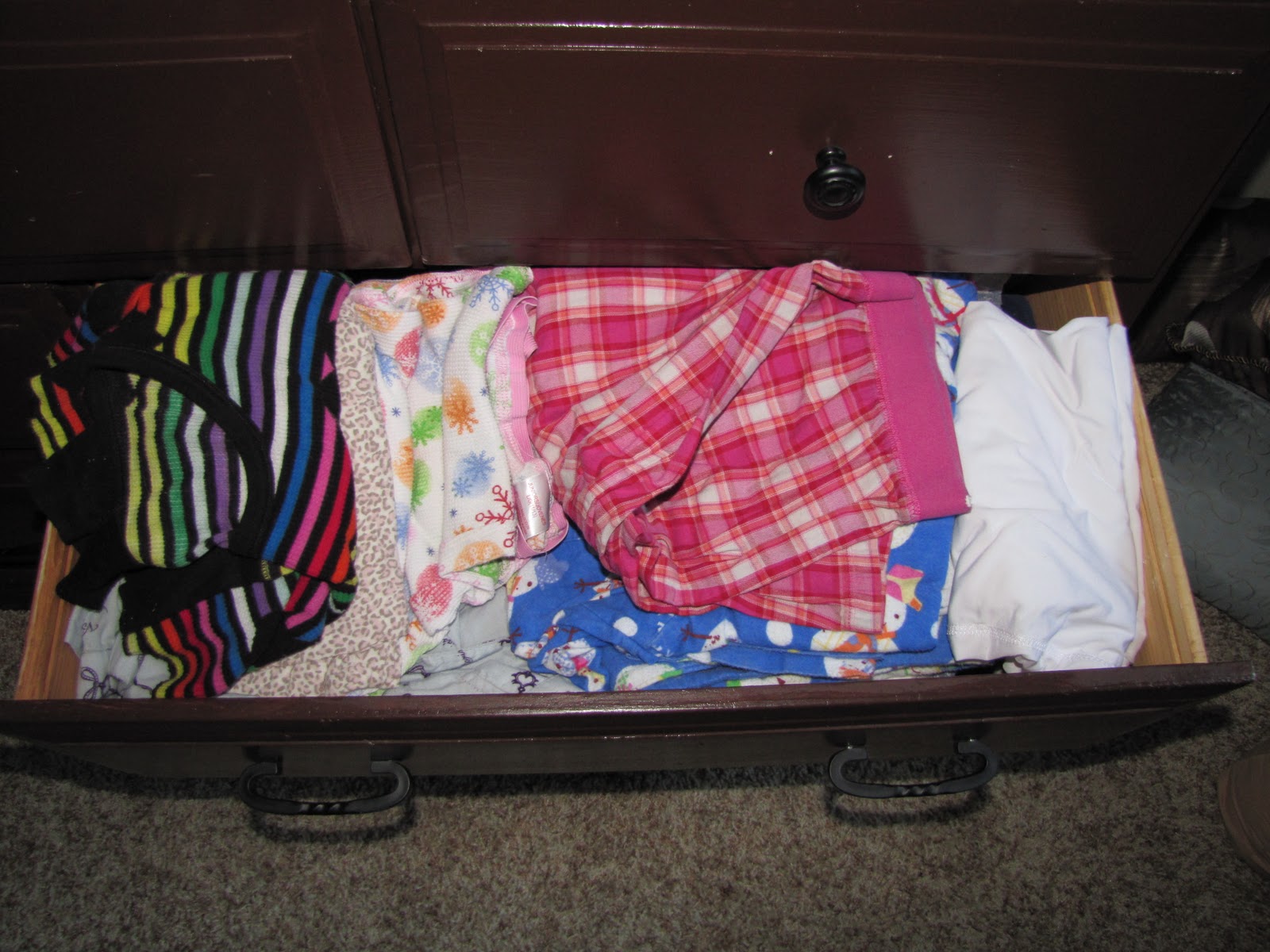 Sustainably Chic Designs: ORGANIZATION: Dresser Drawers Day #6