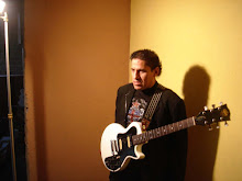 Juan Hernandez en un evento de la presentacion de el disco forjando el destino