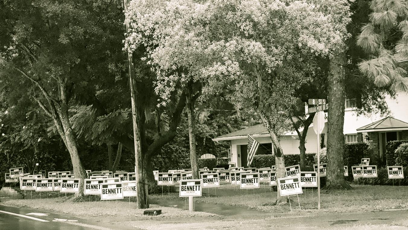 [Bennett's+front+yard.jpg]