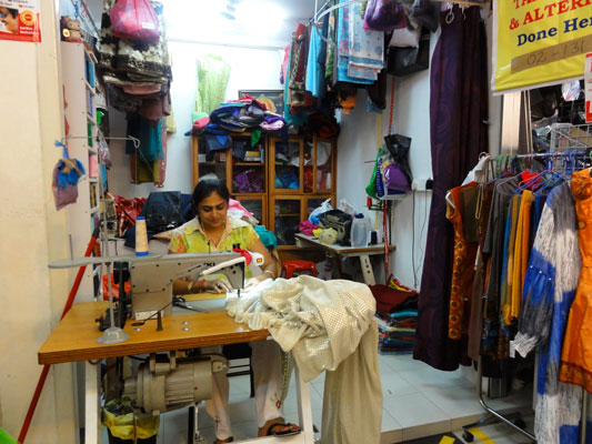 our life in Singapore: RANI - a tailor in Tekka Market
