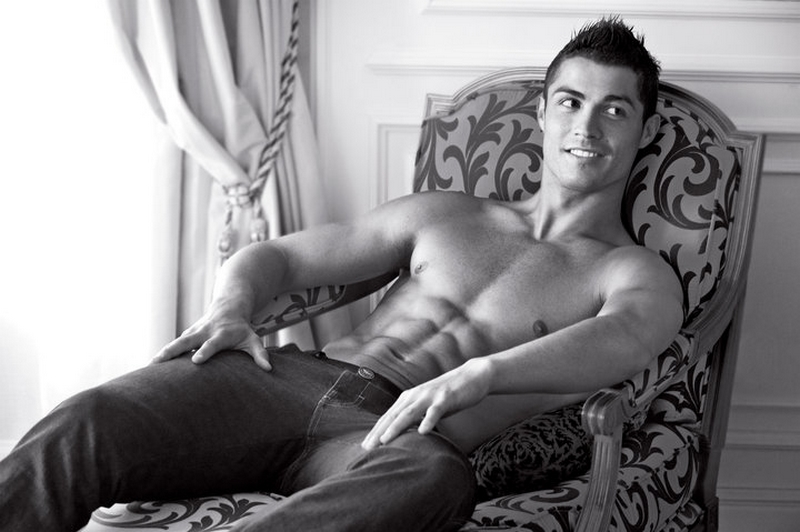 cristiano ronaldo armani underwear ad. Cristiano Ronaldo Armani Jeans
