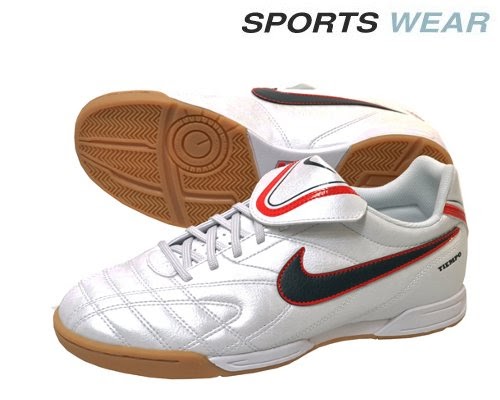 Sports Wear: Nike Tiempo III IC