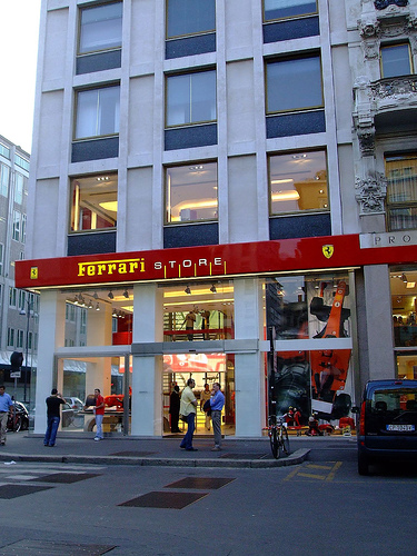 [Ferrari+store.jpg]