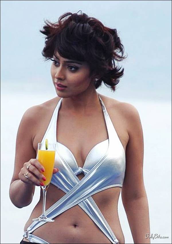 shriya_saran_10.JPG