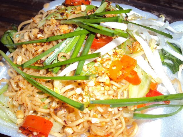 [Fried+Noodles+ECU.JPG]