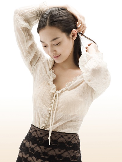 Pictures Shin Min Ah goes see-through for Vivien! 