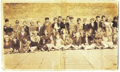 Paul McCartney con sus compañeros de colegio