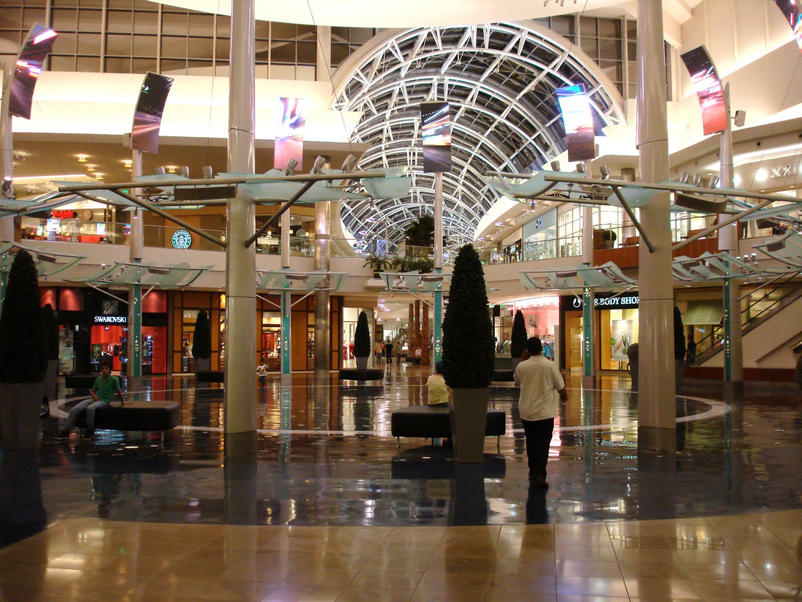 Florida Retail Construction Orlando Malls Undergo Makeover during