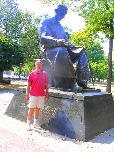 [Tesla+Statue.JPG]
