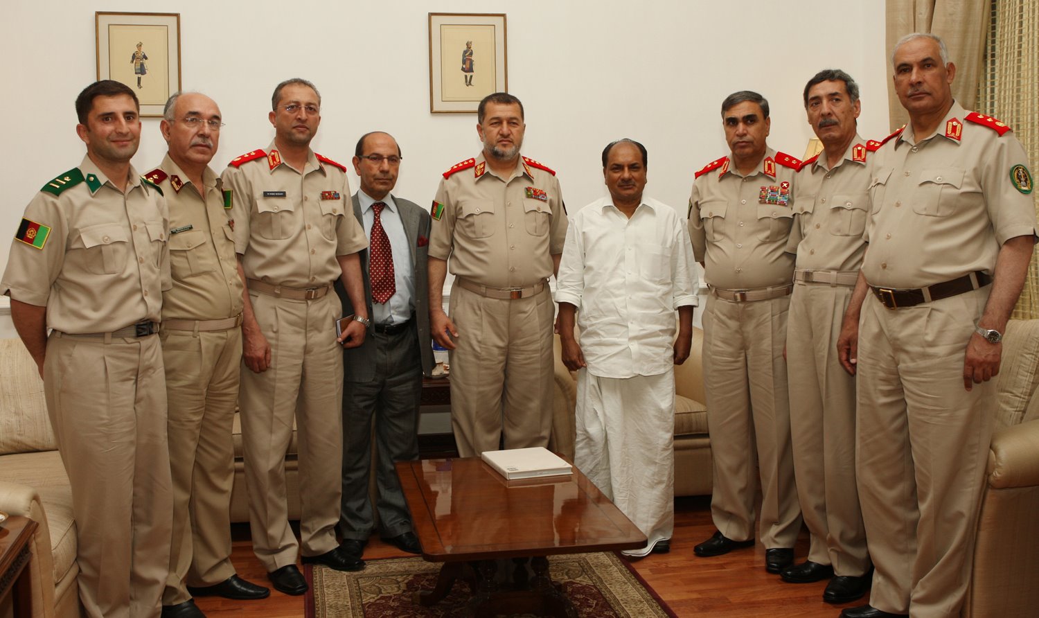 [597Q9848+copy-791966.jpg]