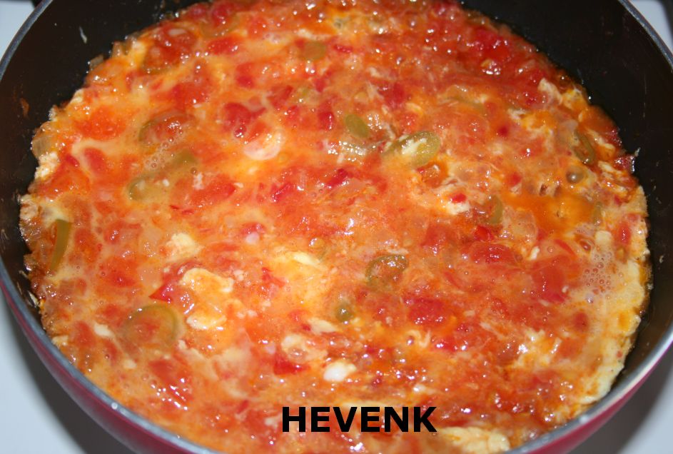 2 yumurtalı domatesli menemen tarifi | HEVENK YEMEK TARİFLERİ
