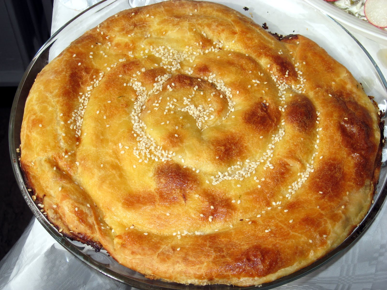 yemek bir aşk el açması peynirli dolama böreği ve yoğurtlu taze