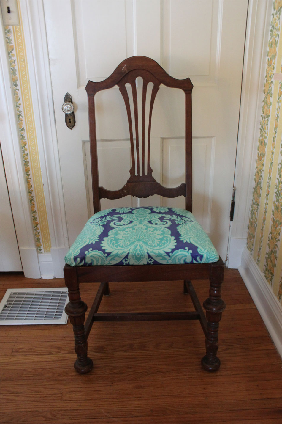 Fabric Ideas For Chairs 1000 Ideas About Painting Fabric Chairs