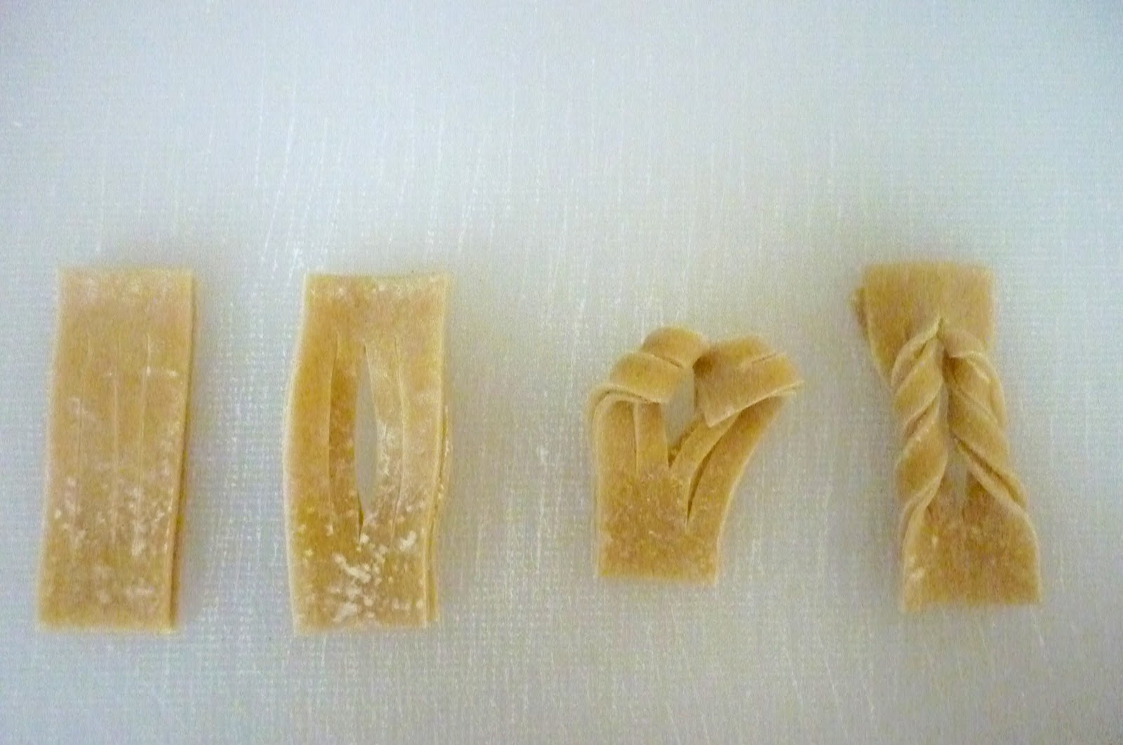 Geminian Ashley: Making of CNY Ribbon Biscuits (Folding and Frying)