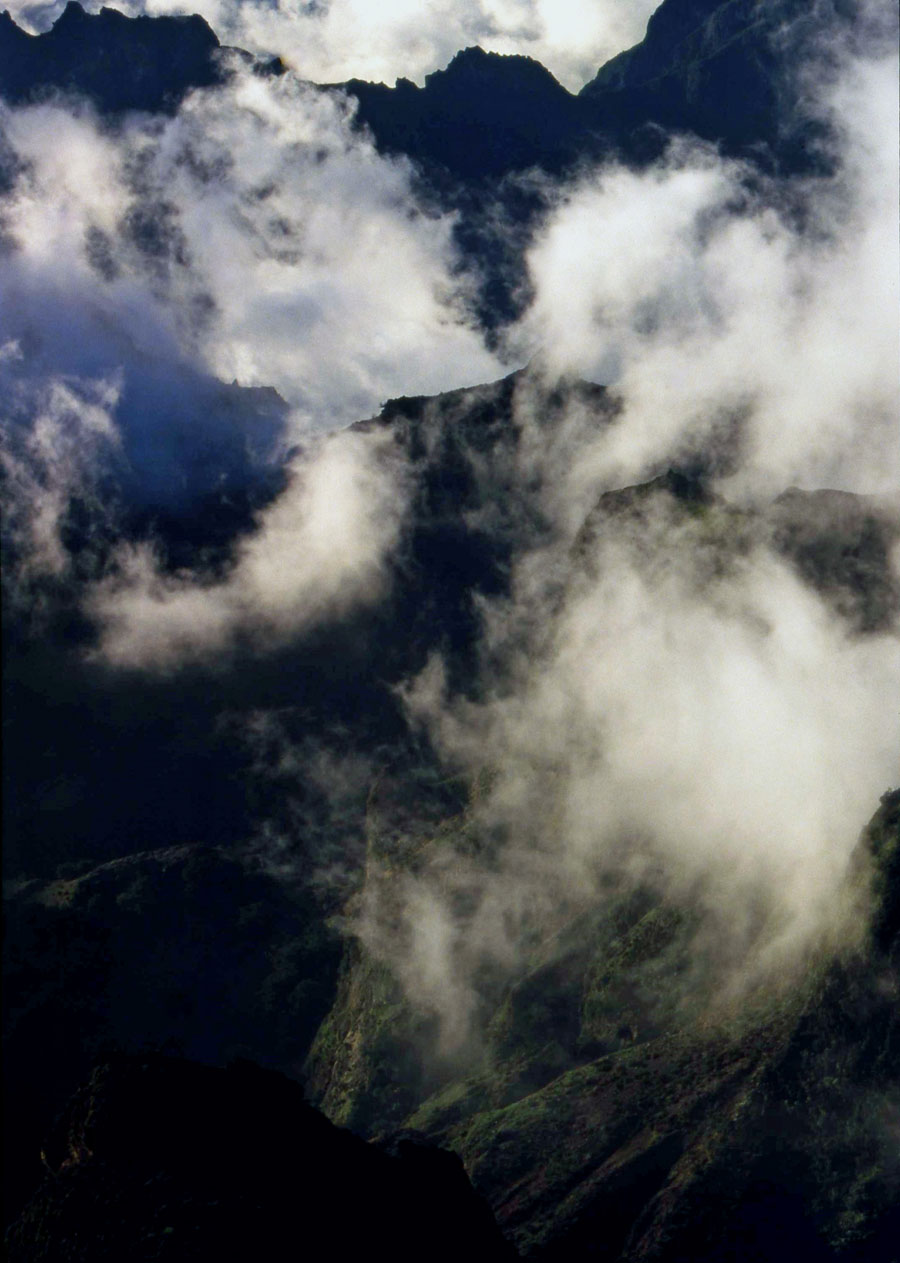 [ILHA+DA+MADEIRA.+++18:03jpg]