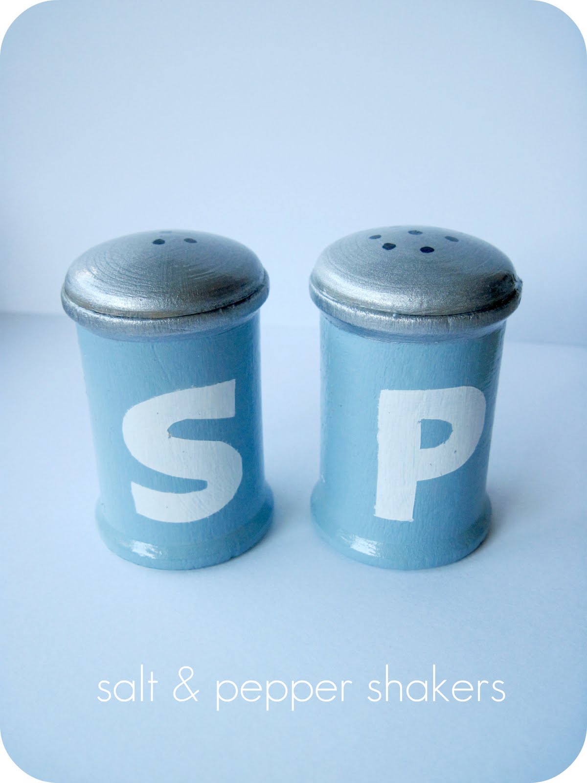 Crafty Chic Mommy WOODEN PLAY SALT AND PEPPER SHAKERS