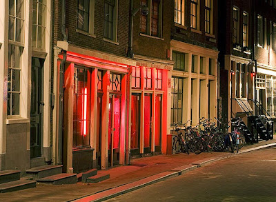 luzrojaAmsterdam.jpg