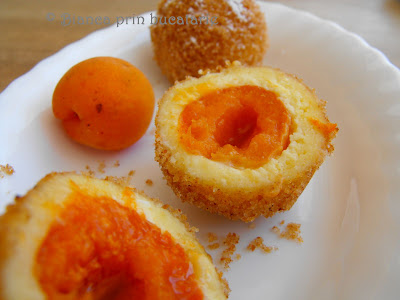 Papanasi umpluti cu caise