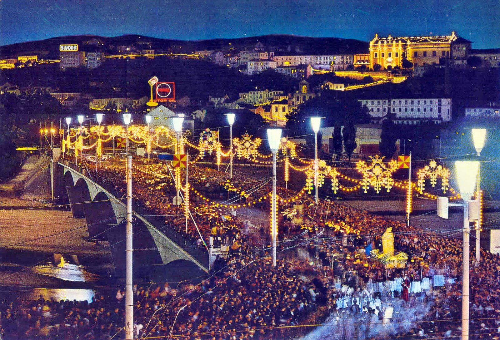 [Coimbra+-+Procissão+Rainha+Santa+Isabel+(p).jpg]