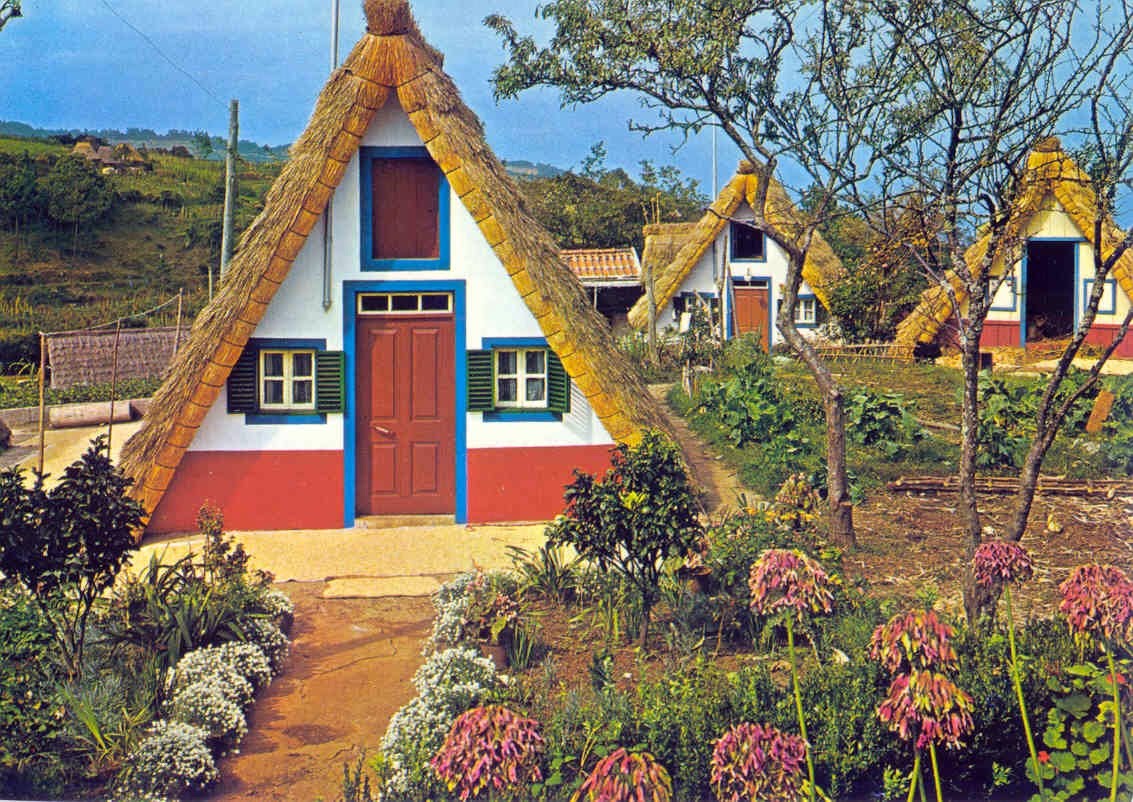 [Santana+,+Madeira+-+Casas+Típicas.jpg]