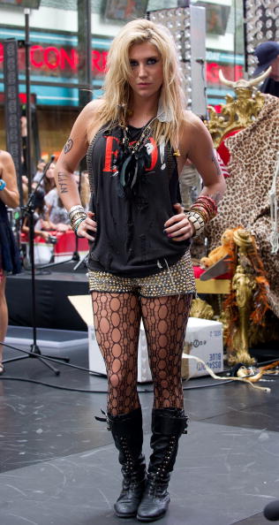the fashionER: Kesha Style!!