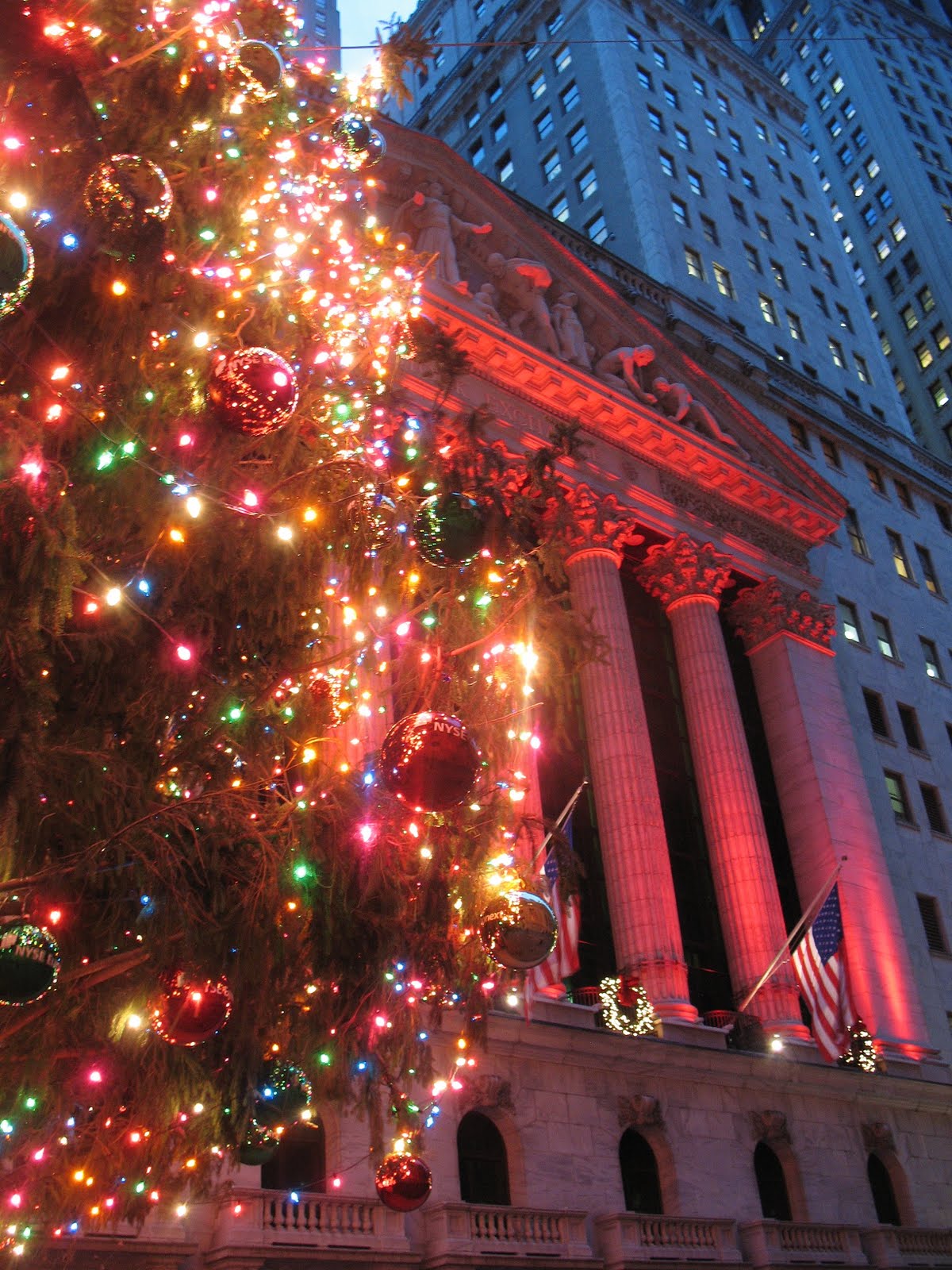 Mille Fiori Favoriti: Wall Street Christmas Tree & the Voices of the ...