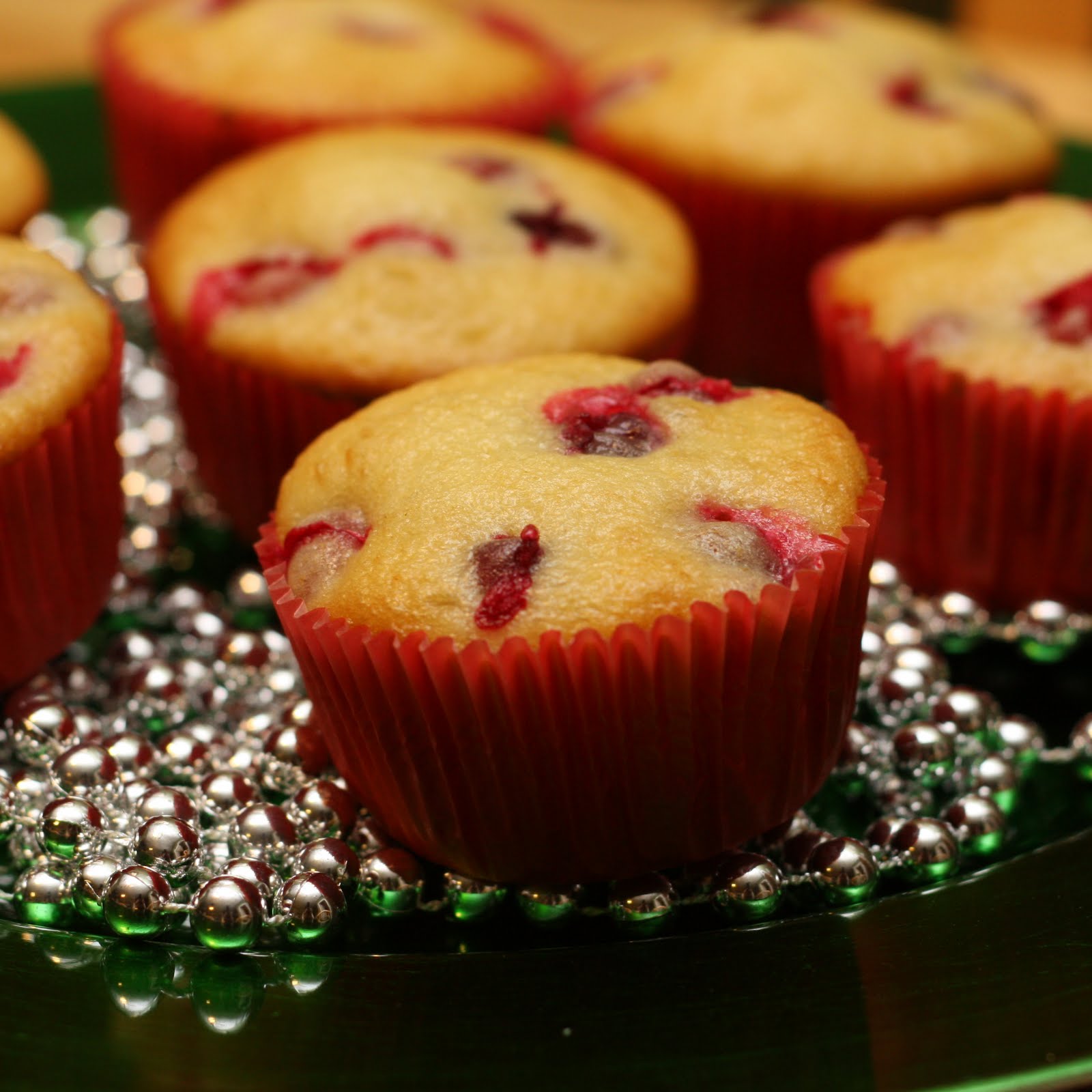 The Doctor&amp;#39;s Dishes, Desserts &amp; Decor: Lemon Cranberry Muffins