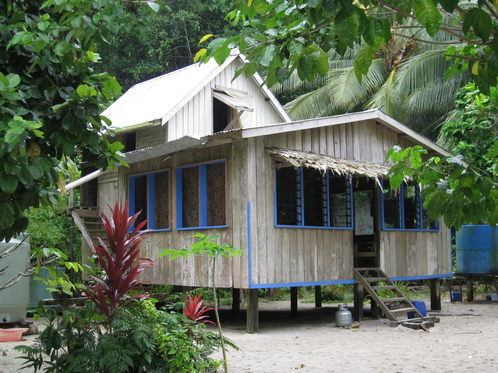 Ian MacNeill The Architecture of Solomon Islands