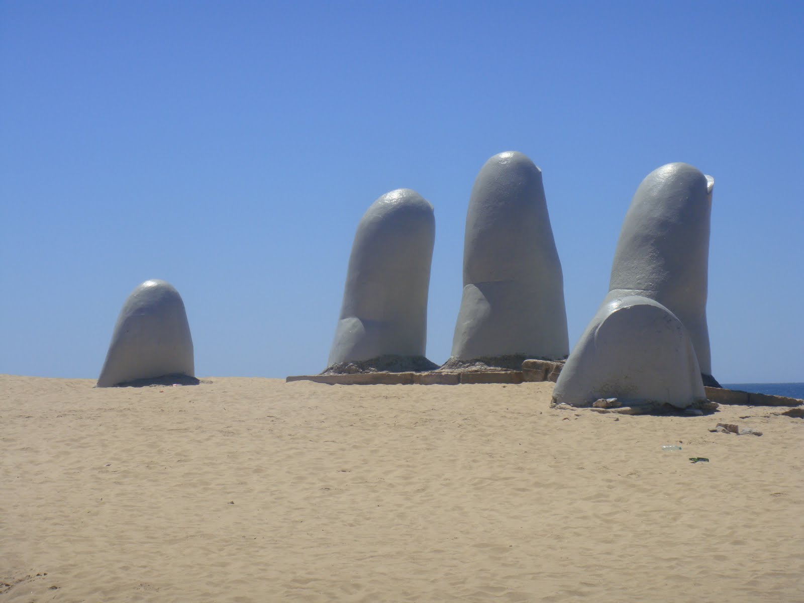 Дель эсте. Уругвай рука пунта дель эсте. Дель эсте. Дель эсте. Пляж пунта дель эсте.