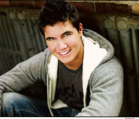 Robbie Amell Great smile 