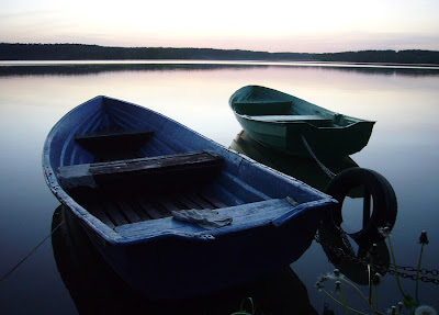 łódki jezioro Pluszne