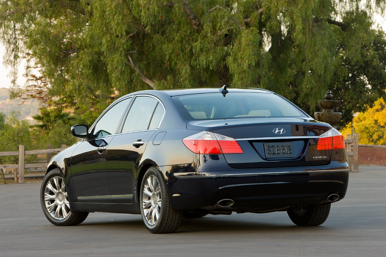 Hyundai genesis 2010
