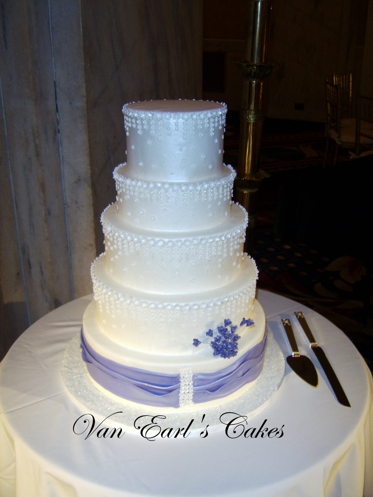 Van Earl's Cakes Lavender Theme Wedding Cake