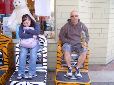 Fixin our feet at the San Diego Zoo