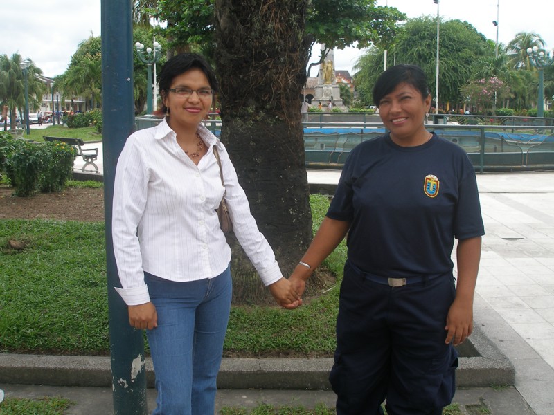 [iquitos_Carmela&Monica.jpg]