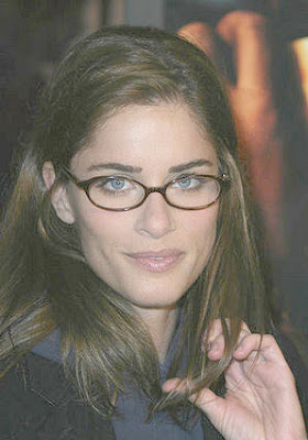 Amanda Peet In The Cut
