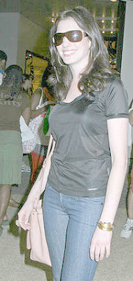 Anne Hathaway MTV's TRL Taping