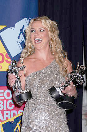 [britney+spears+womanizer+video+1.jpg]