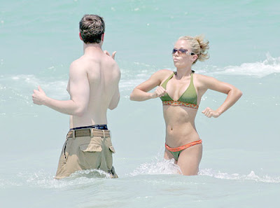 Kendra Wilkinson Engaged