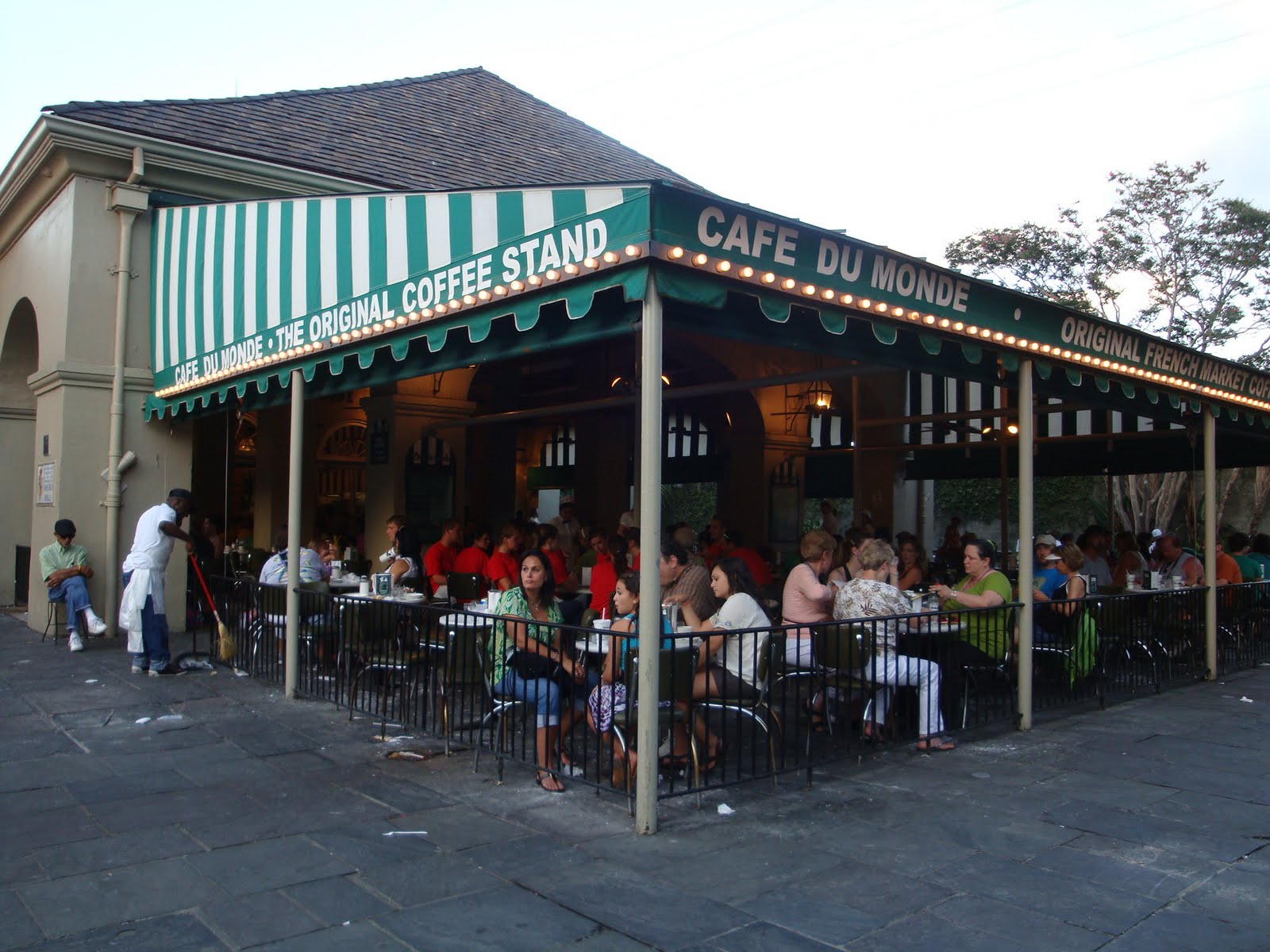 Semone's Travel and Tips Cafe Du Monde Original French Market Coffee Stand New Orleans