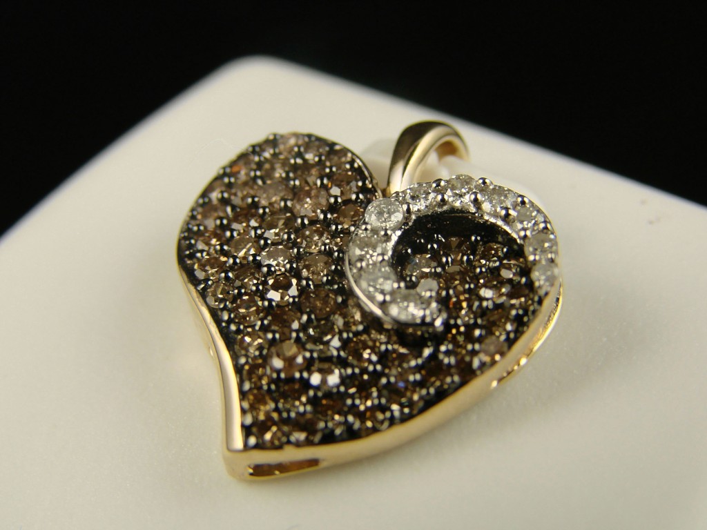 new_york_jewels: 10K LADIES CHOCOLATE DIAMOND HEART LOVE PENDANT 1.0 CT
