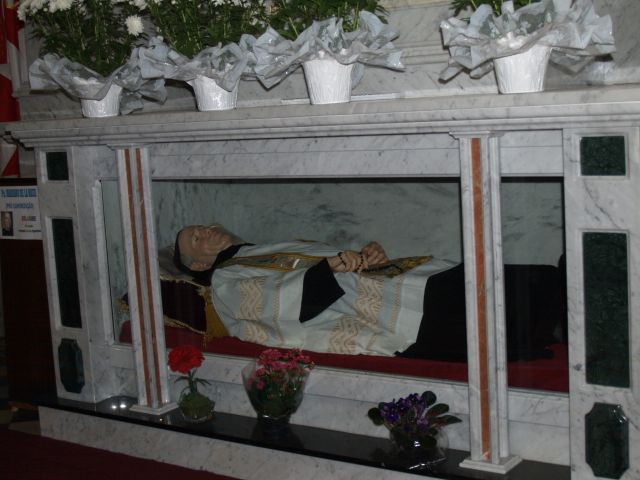 [P8041360aa-721415.jpg]