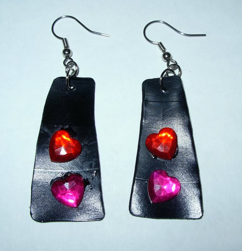 How to Make Vinyl Record Jewelry , Bag, and Display Tutorials / The Beading Gem