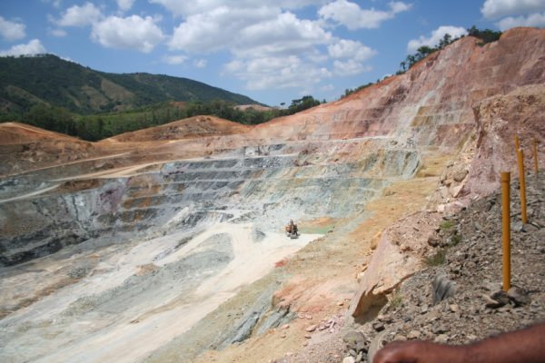 Bonao al Dia: EL TRIÁNGULO DE LA MUERTE: FALCONDO, CERRO MAIMÓN Y ...