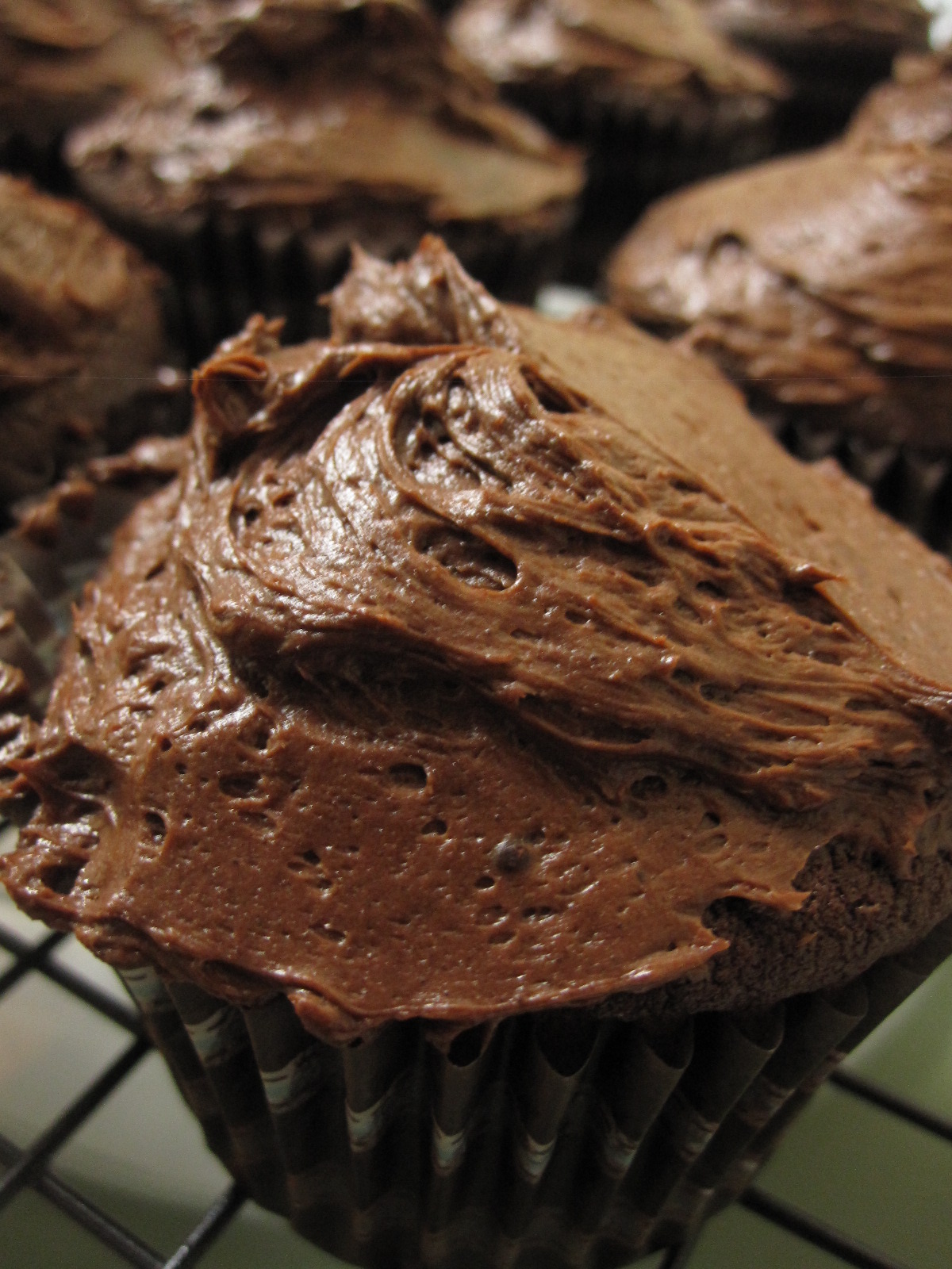 adobo down under Donna Hay Chocolate Cupcake Kit