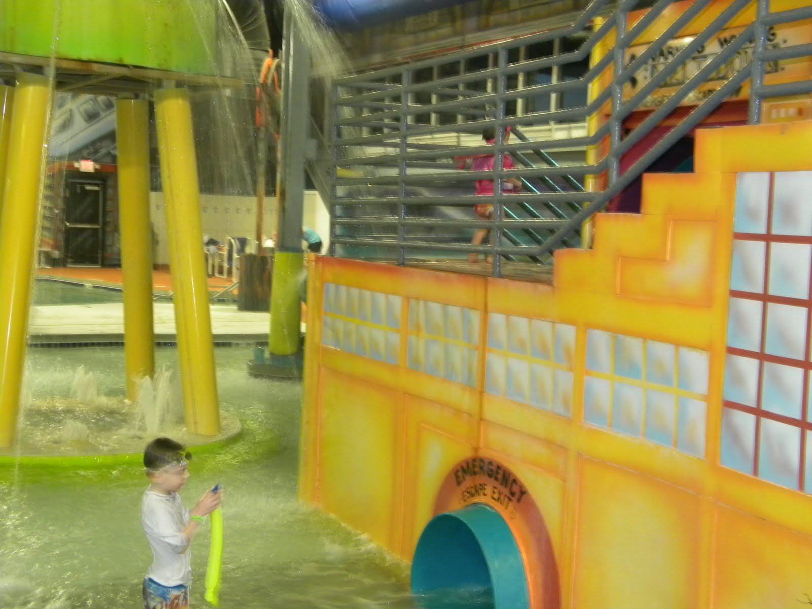 m0mmy0f3 Fun at Chaos Water Park in Eau Claire, Wisconsin!