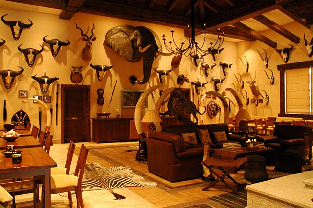 Del sol y de sus lunas: EL PABELLÓN DE CAZA (1)