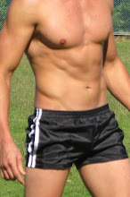 FOOTBALL SHORTS IN BLACK AND WHITE
