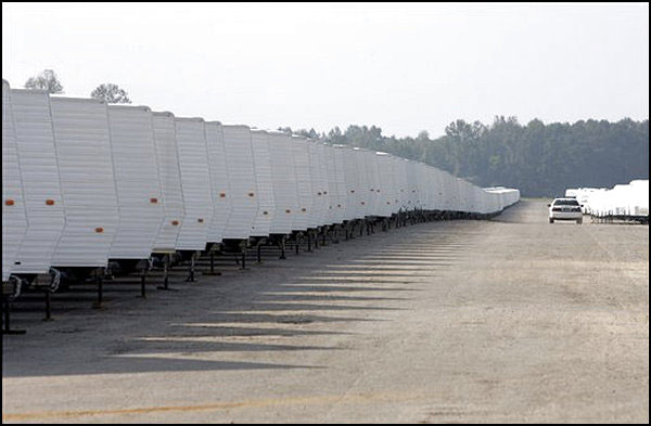 [051014.FEMA.trailers.jpg]