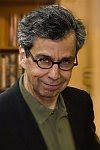 A color photo of Chris Grabenstein.